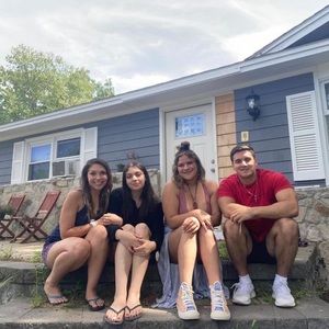 Meet your Posher, Jeannie